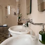 Casa A Corte, *