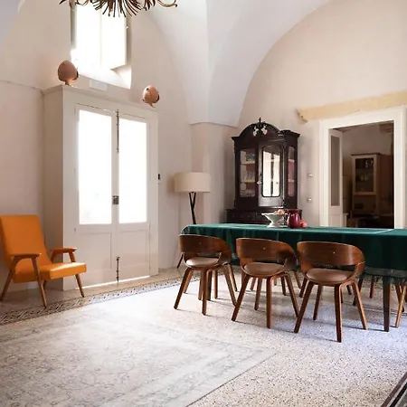 Casa A Corte, *