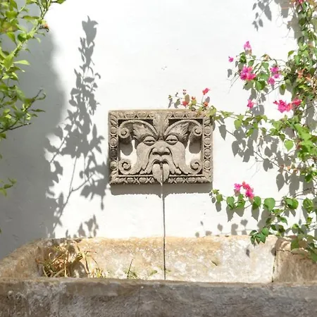 Casa A Corte, *